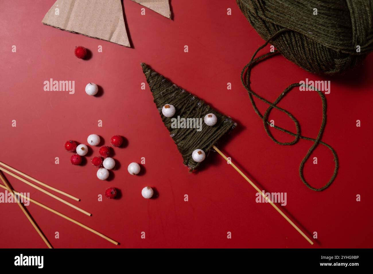 Christmas trees made of rope Sustainable Christmas preparation Diy ...
