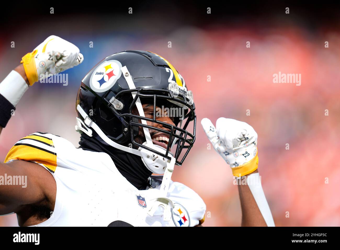 Landover, Maryland, USA. 10th Nov, 2024. November 10, 2024: Najee Harris #22 during the Washington Commanders vs Pittsburgh Steelers at Northwest Stadium in Landover MD. Brook Ward/Apparent Media Group (Credit Image: © AMG/AMG via ZUMA Press Wire) EDITORIAL USAGE ONLY! Not for Commercial USAGE! Stock Photo