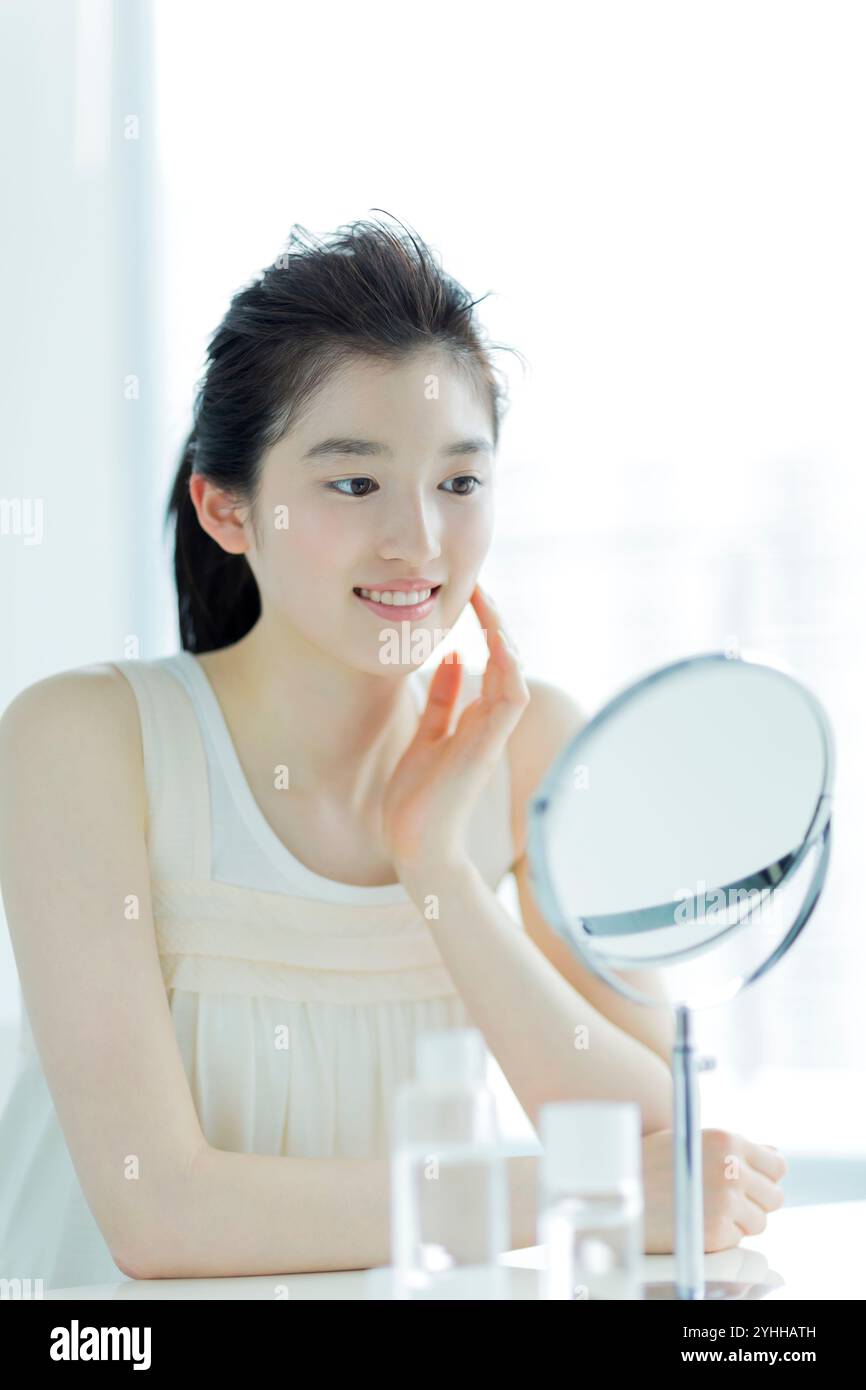 Woman skin care hi-res stock photography and images - Alamy
