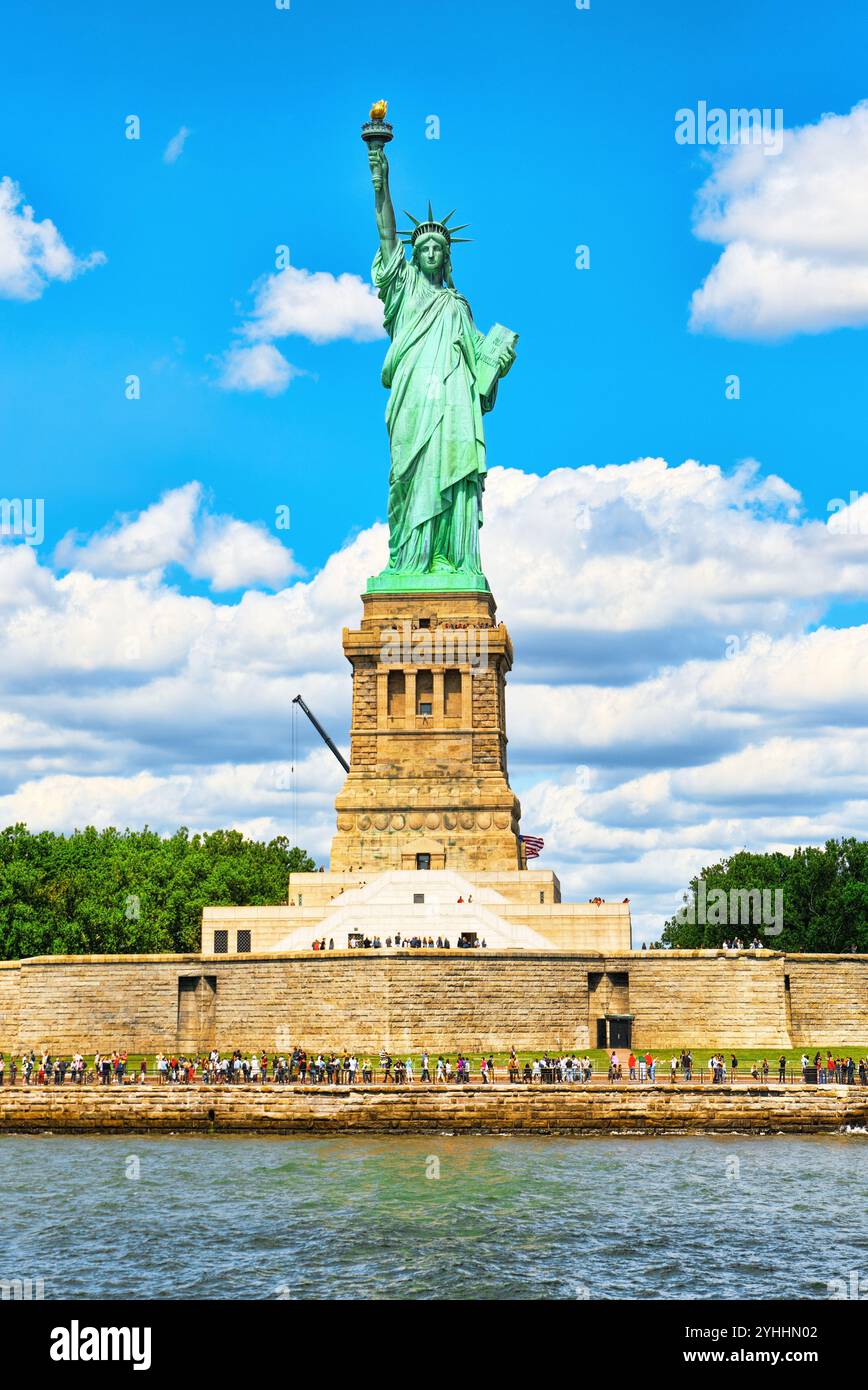 Statue of Liberty (Liberty Enlightening the World) photo 2