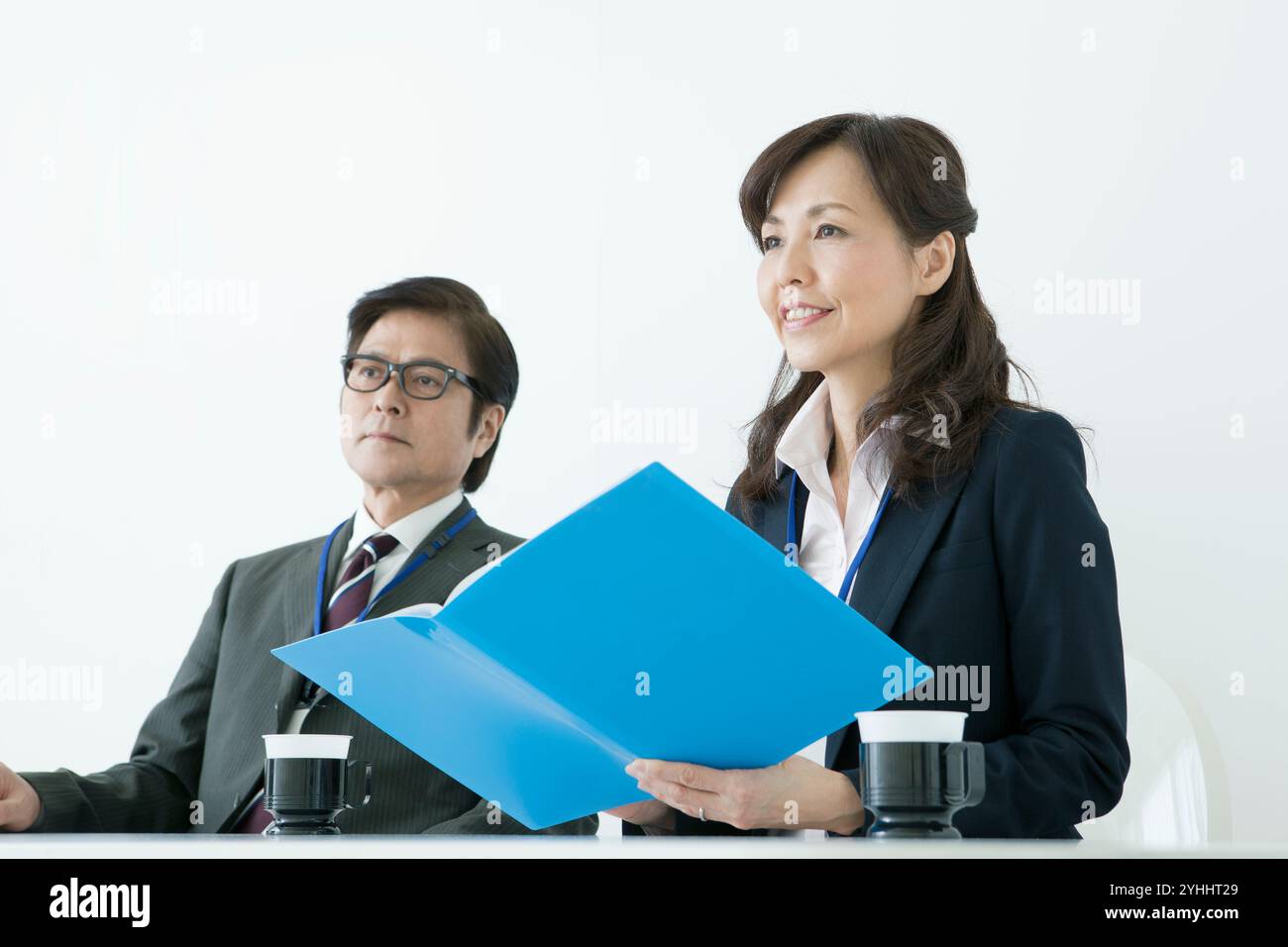Women in suits hi-res stock photography and images - Alamy