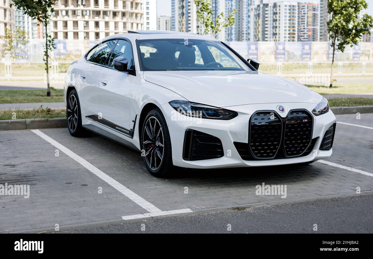 Bmw i4 sport hi-res stock photography and images - Alamy