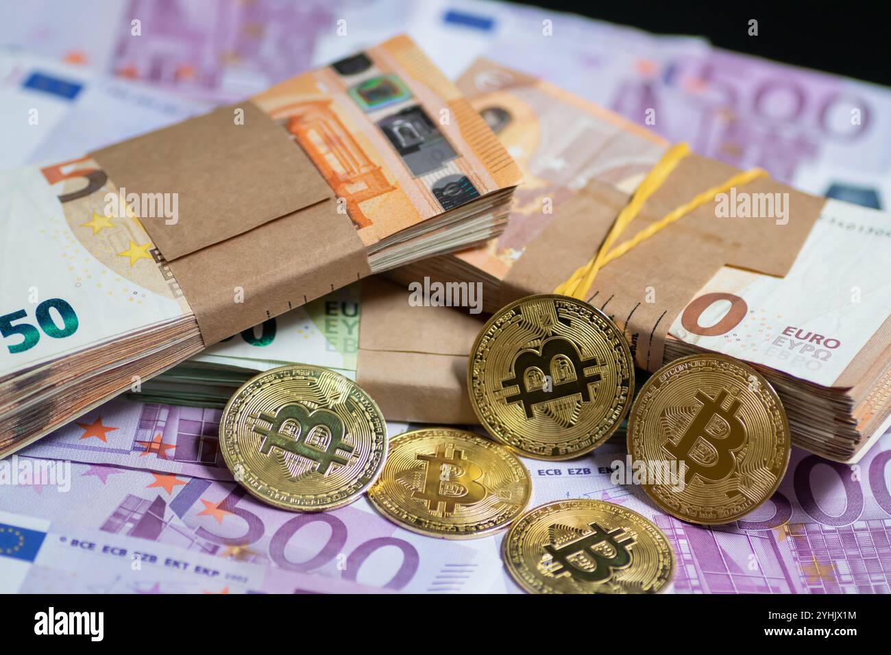 Bitcoin banknotes hi-res stock photography and images - Page 8 - Alamy