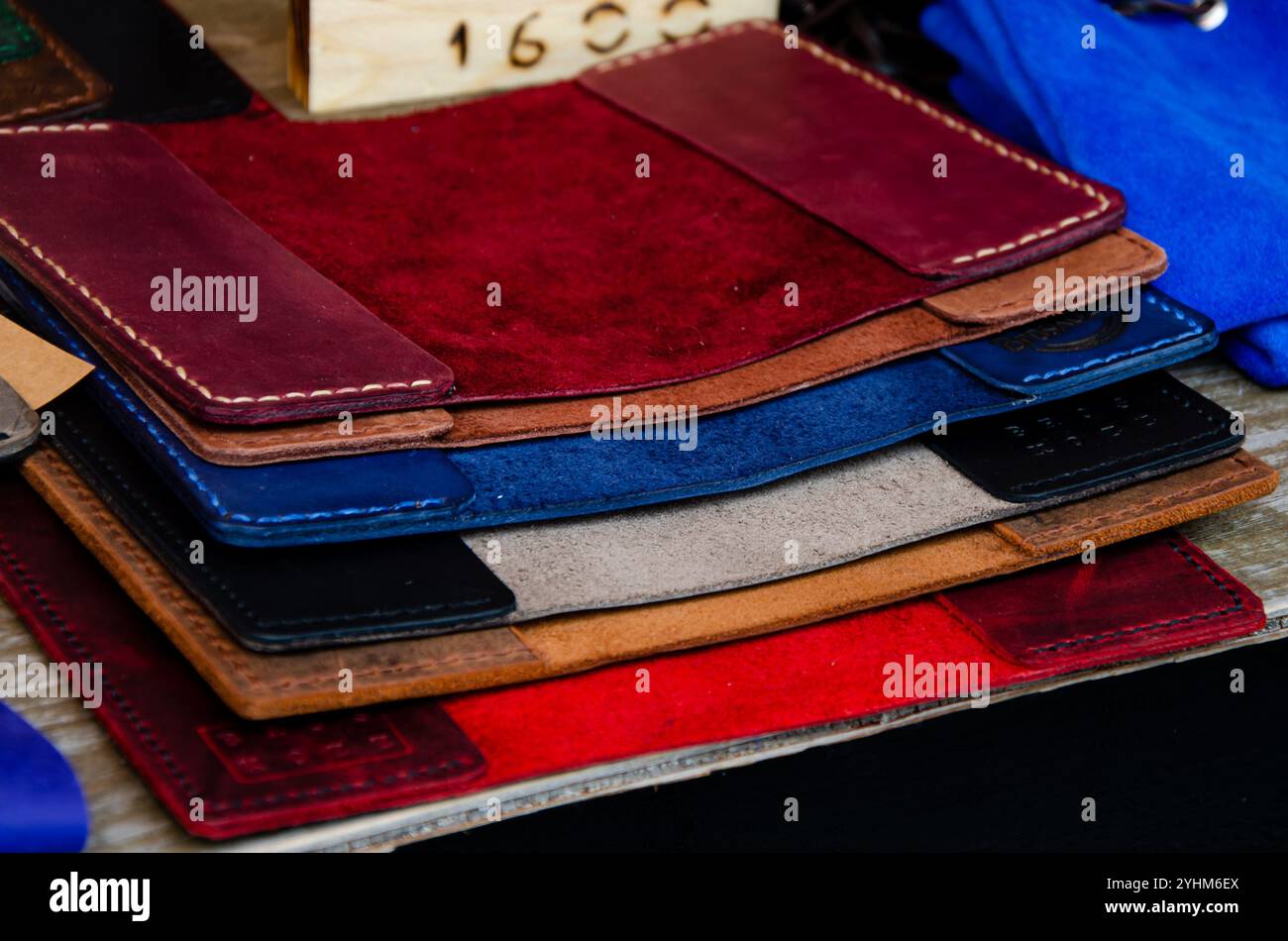 Sewing leather goods hi-res stock photography and images - Alamy