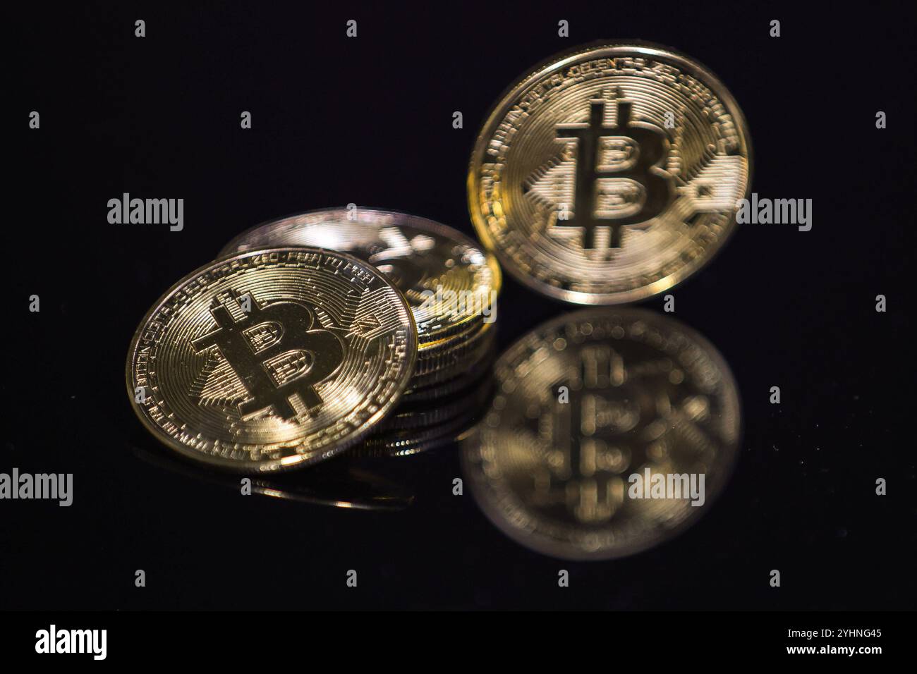 Usd btc hi-res stock photography and images - Page 5 - Alamy