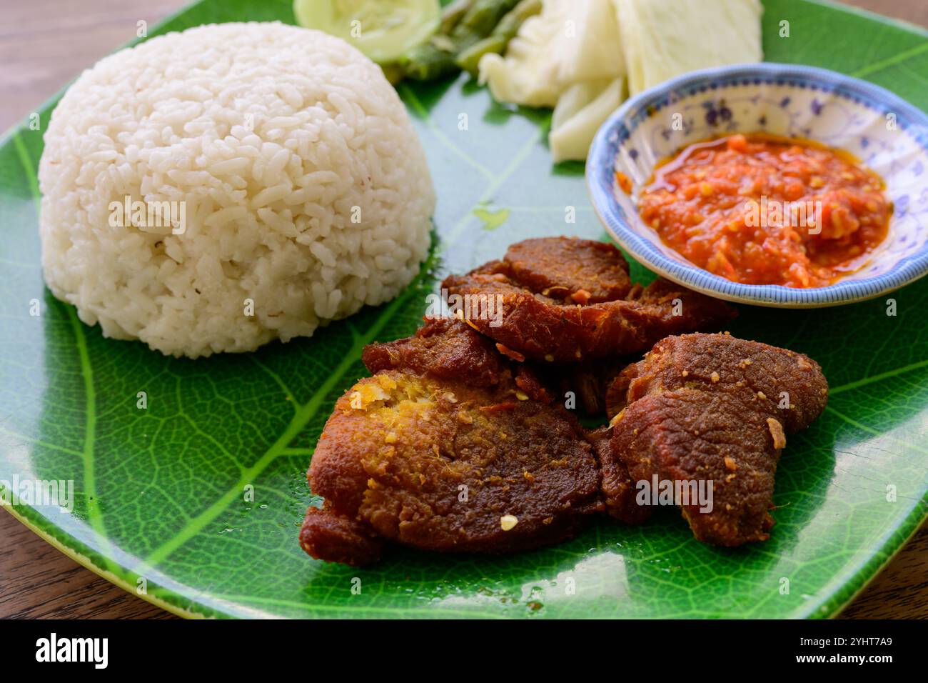 Nasi empal penyet hi-res stock photography and images - Alamy
