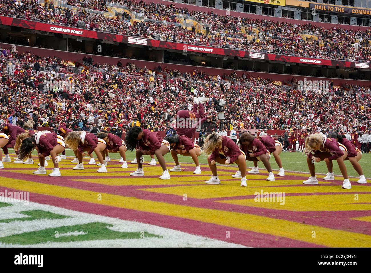 Washington commanders cheerleaders hi-res stock photography and images ...