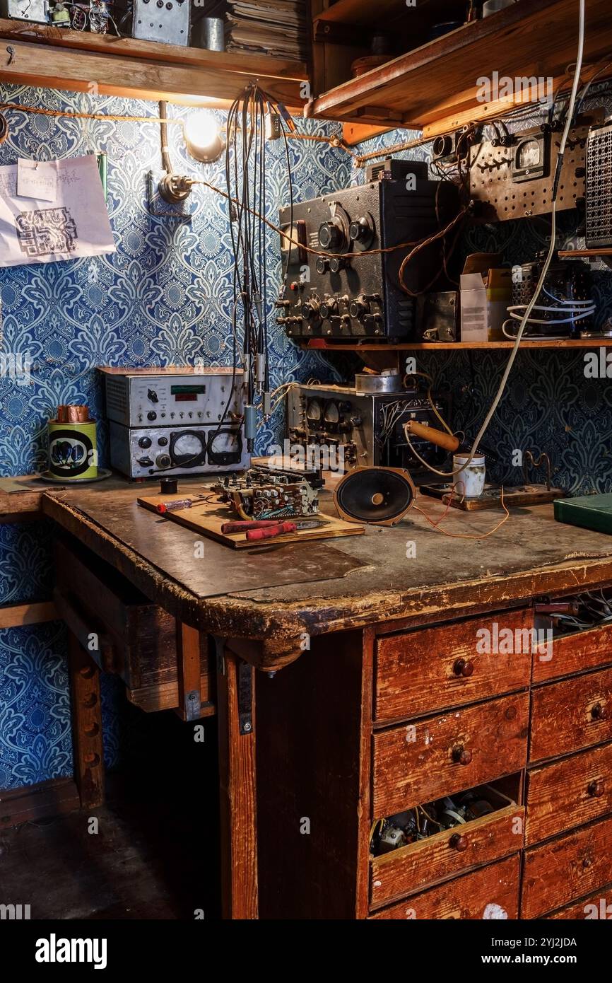 Outdated retro room design hi-res stock photography and images - Alamy
