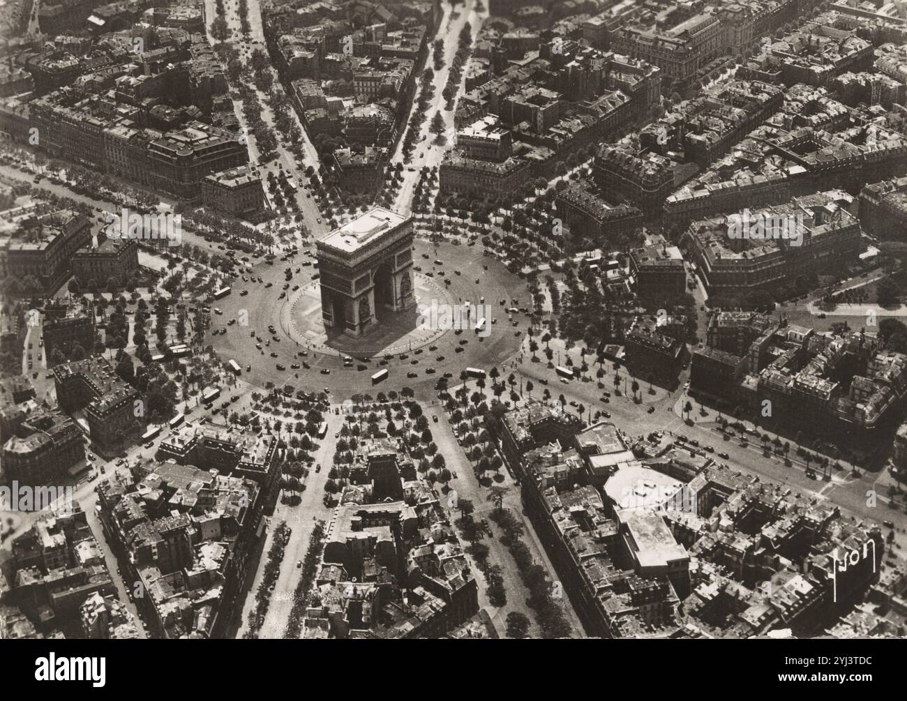 Place de l'etoile, paris 1940 hi-res stock photography and images