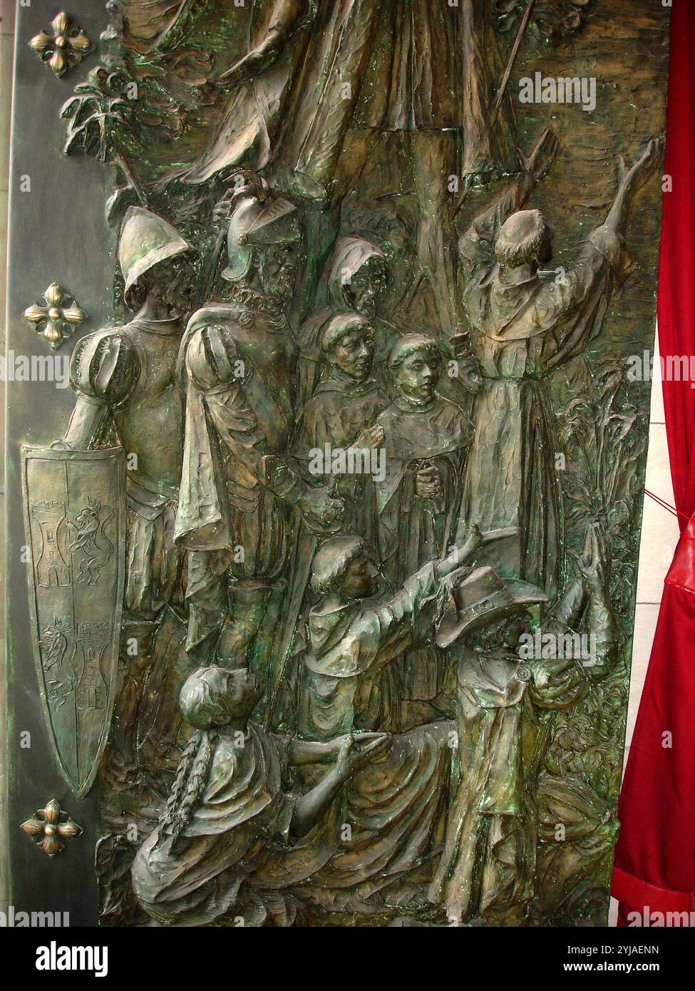 Detalle de la puerta catedral de bronce hi-res stock photography and ...