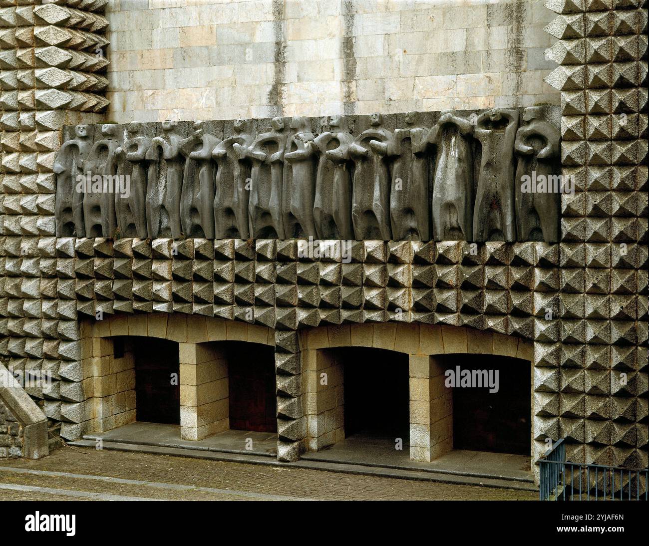 bas-lica-del-santuario-de-arantzazu-la-gu-a-de-historia-del-arte