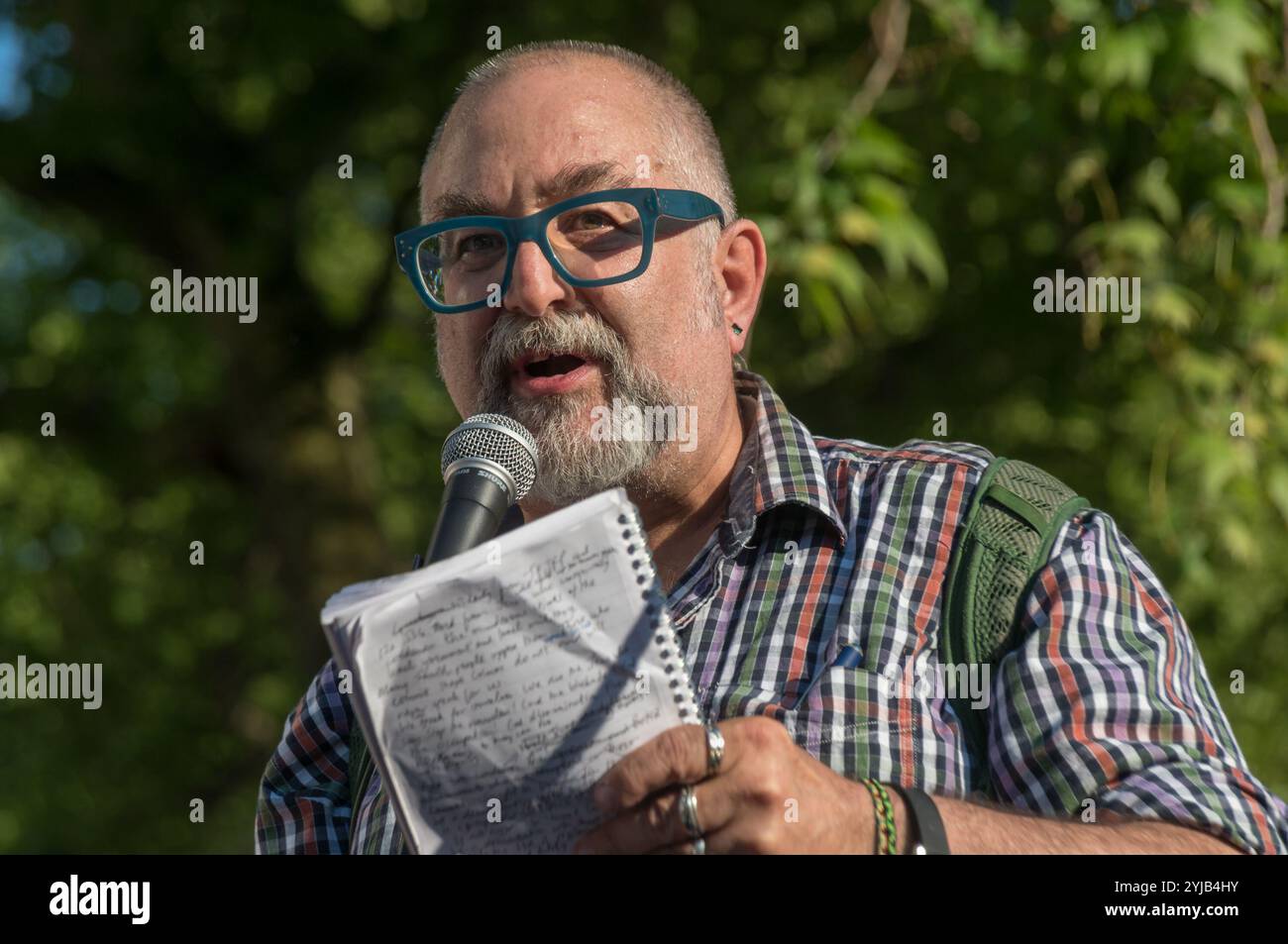 London, UK. 15th May 2018. Jewish historian and Jewish Socialist Group member David Rosenberg speaks at the large protest called late yesterday after news came though of yesterday's massacre in Gaza by people shocked by the shooting of unarmed protesters by Israeli army snipers which killed 58 and seriously wounded over 2700. Most of those shot were several hundred yards from the separation wall and many were shot in the back or legs as they ran away. Among those killed by live Israeli fire at these and other recent protests have been medics treating the wounded and clearly identified journali Stock Photo