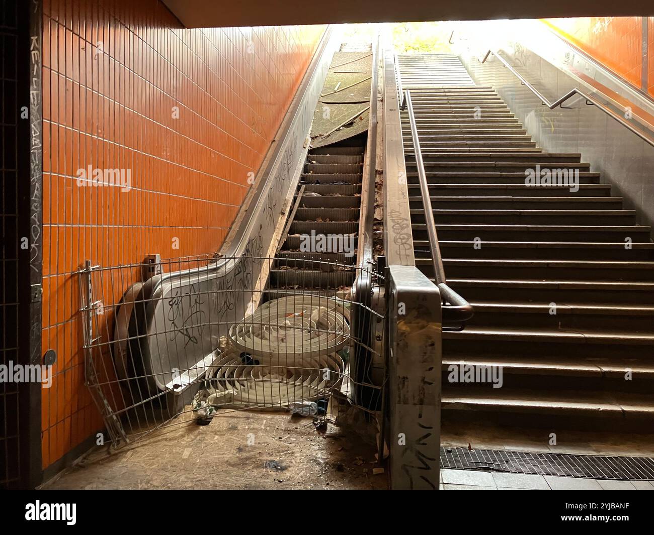 1970s escalator hi-res stock photography and images - Alamy