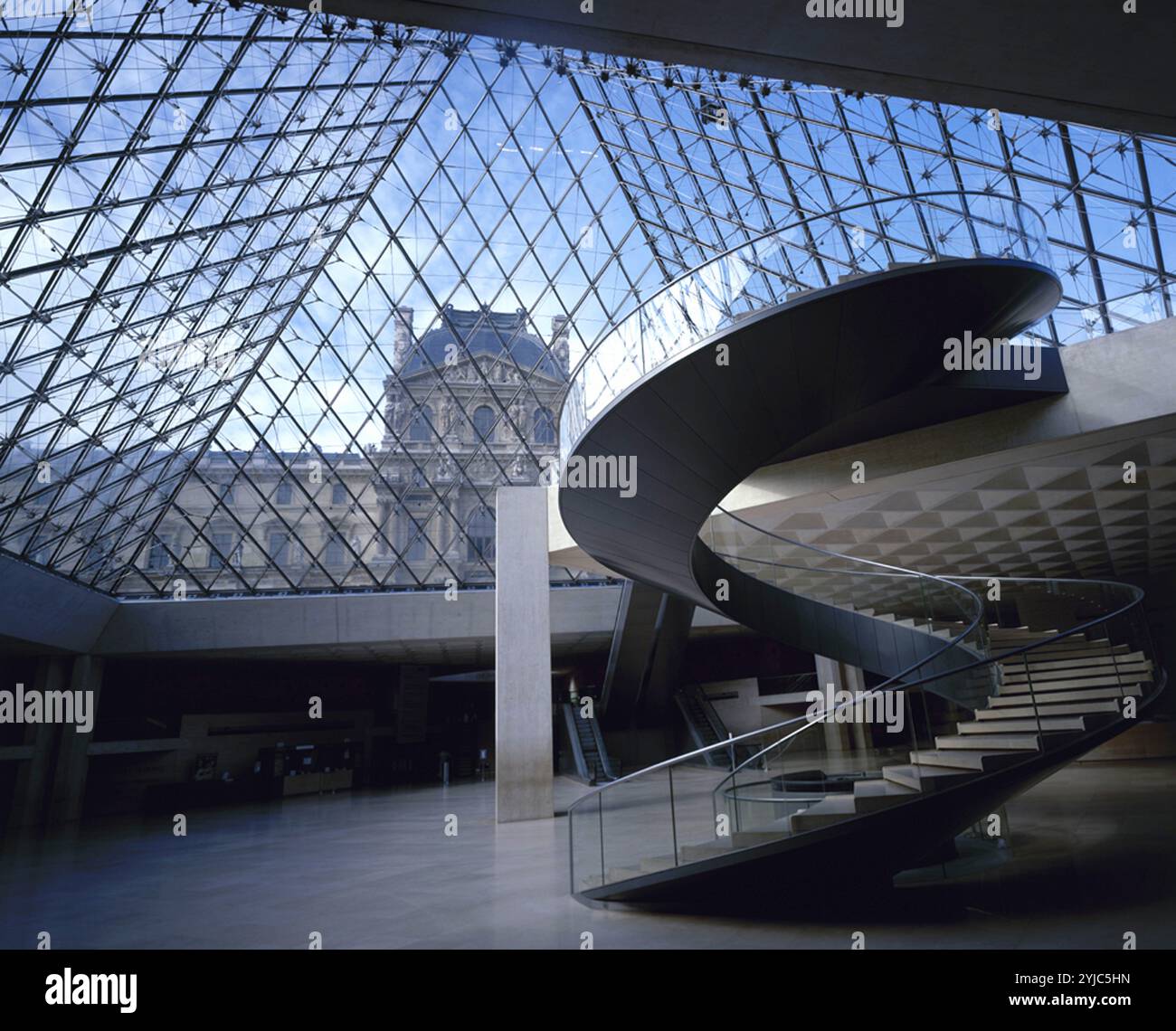 Escalera escalera escalera paris hi-res stock photography and images ...
