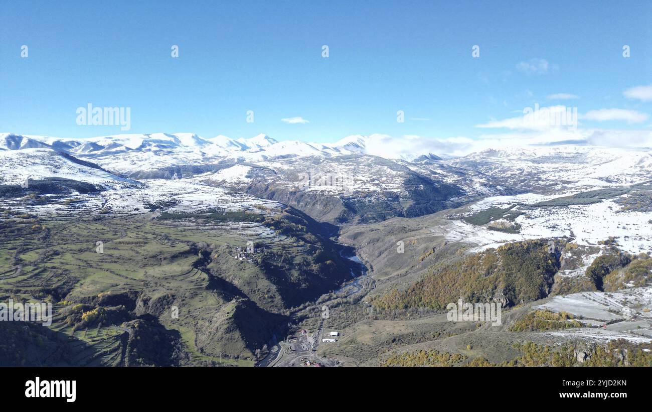 Winding high mountain top landscape asia hi-res stock photography and ...