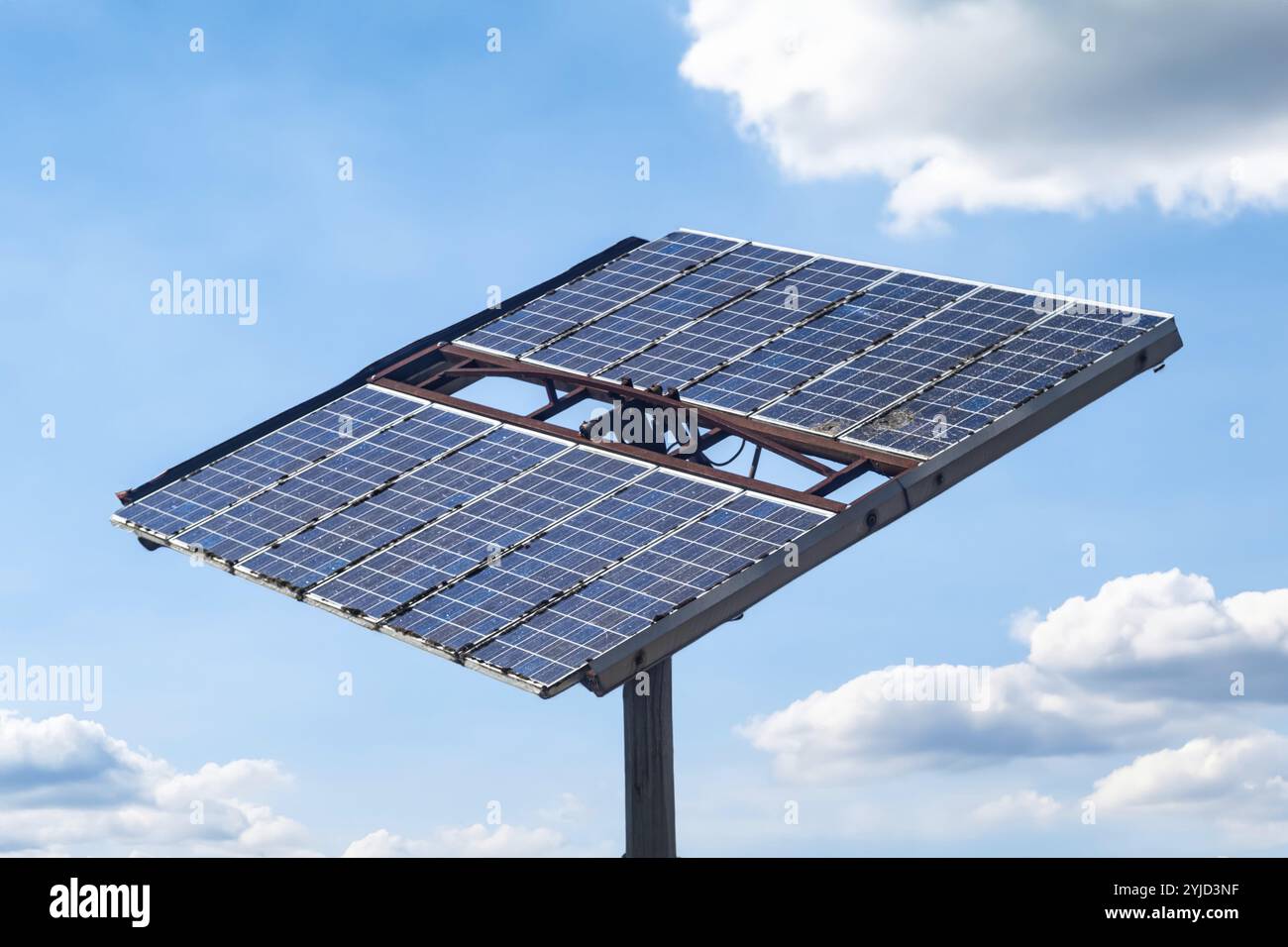 Solar panel system aligned hi-res stock photography and images - Alamy