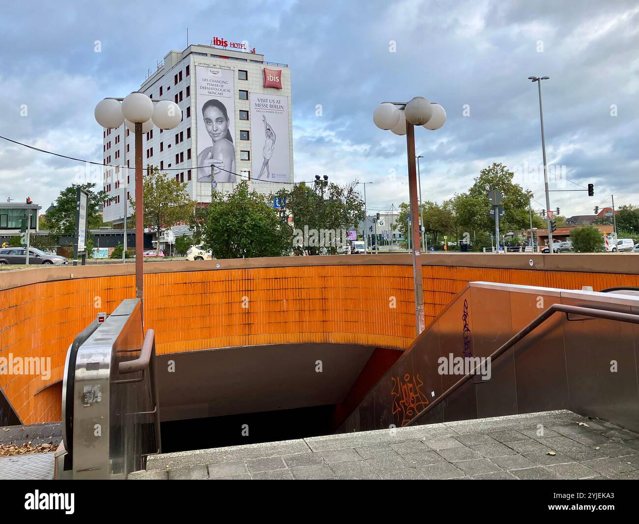 The Messedamm Underpass entrance, with the Ibis Berlin Messe across the road. Westend, Charlottenburg-Wilmersdorf, Berlin, Germany. 5th October 2023. - Smartphone Captured Stock Image