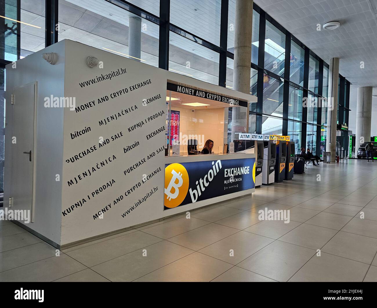 Blockchain building hi-res stock photography and images - Alamy