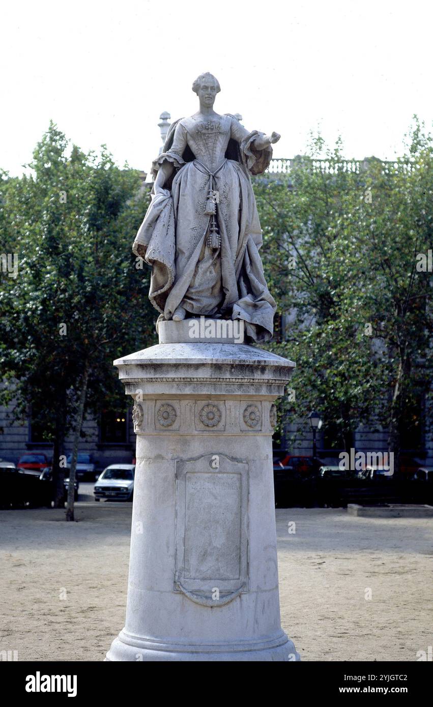 ESTATUA DE BARBARA DE BRAGANZA REALIZADA EN 1882. Author: MARIANO BENLLIURE. Location: PLAZA DE PARIS. MADRID. SPAIN. BARBARA OF PORTUGAL. FERNANDO VI ESPOSA. Stock Photo