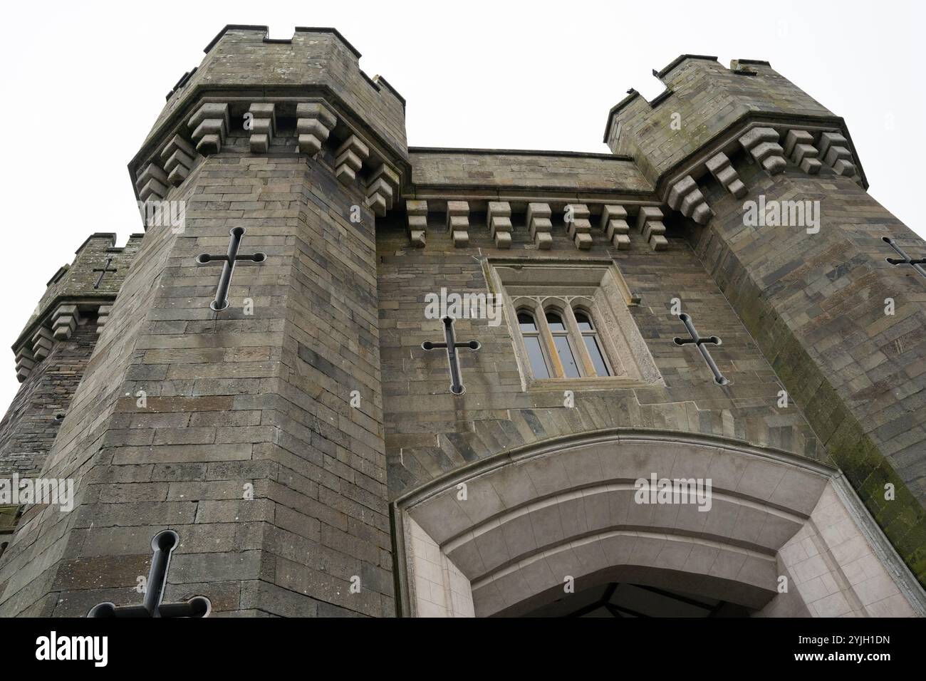 Historic medieval castle towers hi-res stock photography and images - Alamy