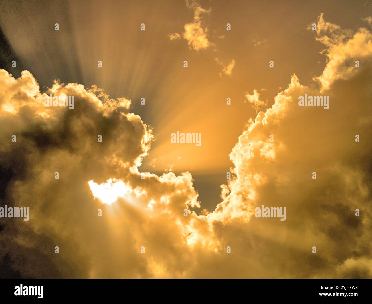 Sunbeams in stormy atmosphere hi-res stock photography and images - Alamy