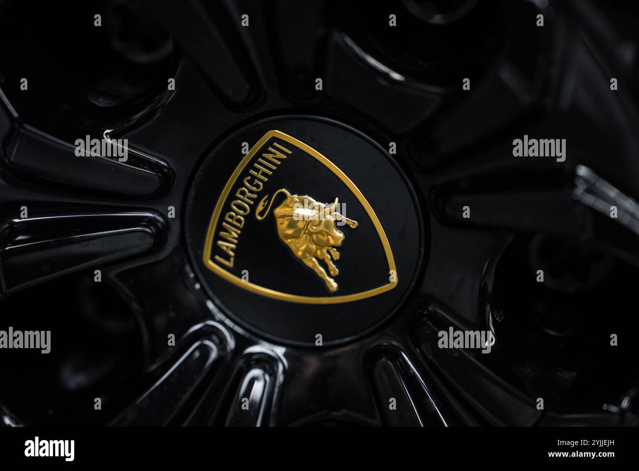 Shiny black surface texture hi-res stock photography and images - Alamy