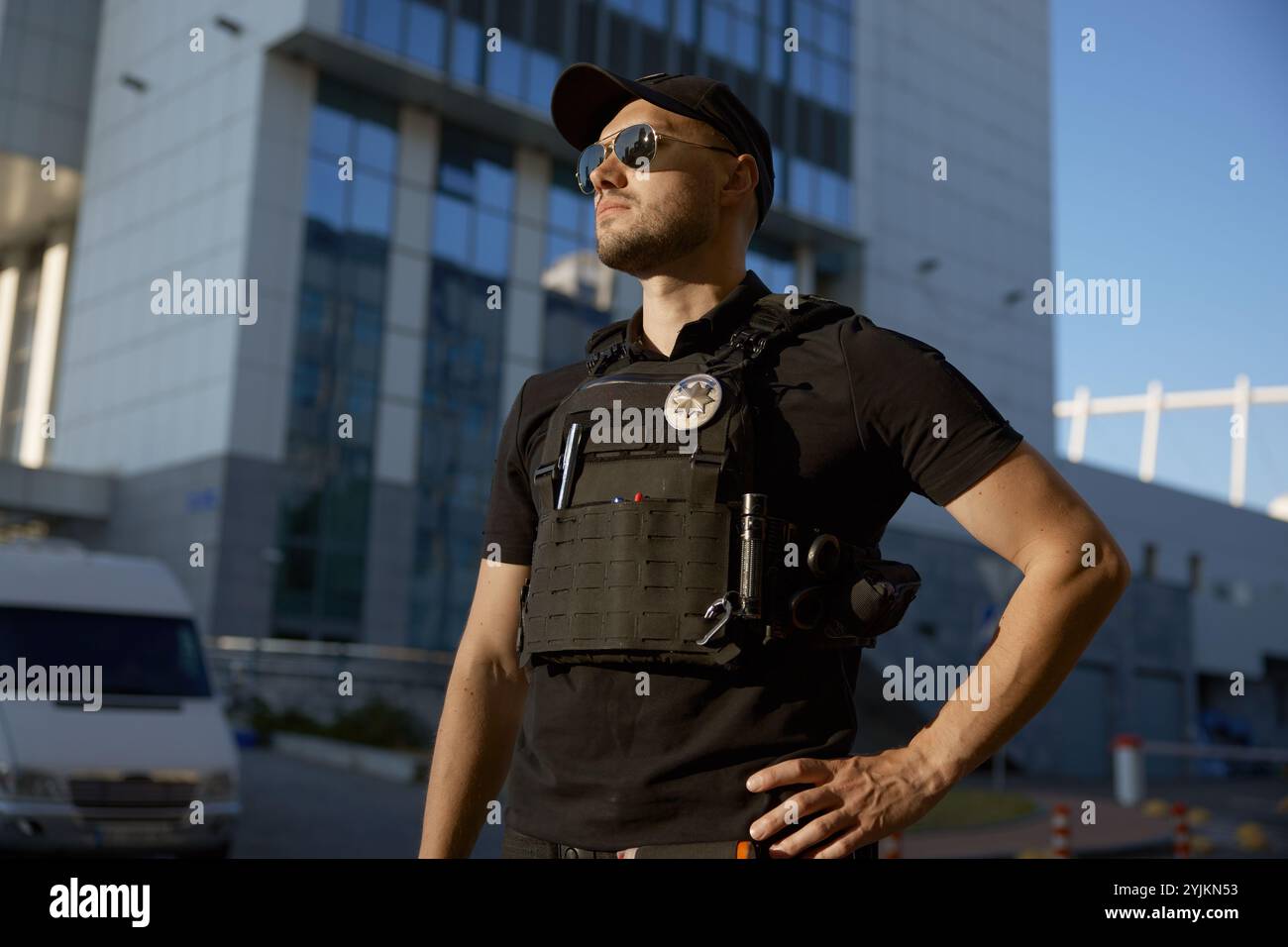 Police officer portrait male hi-res stock photography and images - Alamy