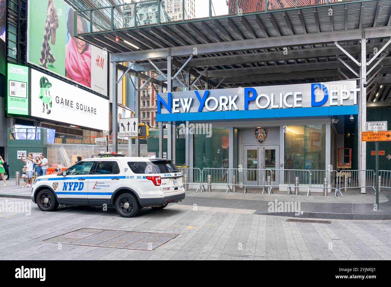 Police station times square hi-res stock photography and