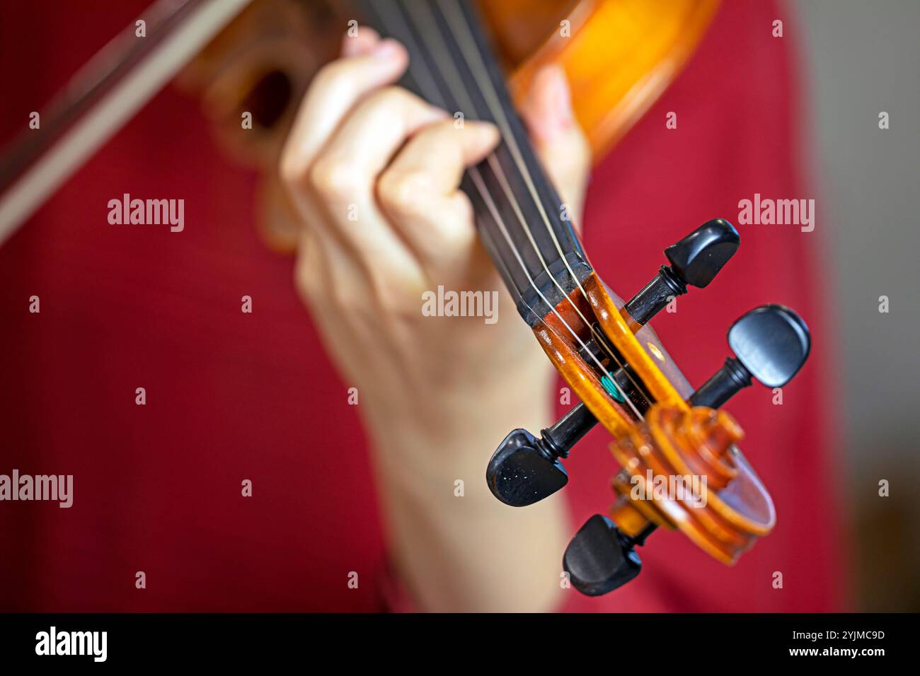 play the violin with the left hand. Correct positioning of the hand and ...
