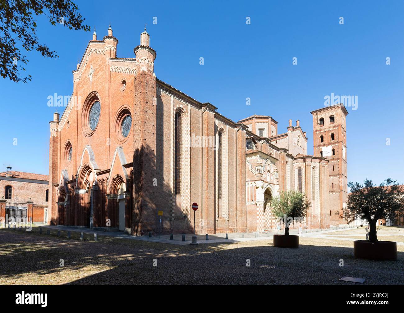 Asti - The Cathedral - Cattedrale di Santa Maria Assunta e San Gottardo Stock Photo