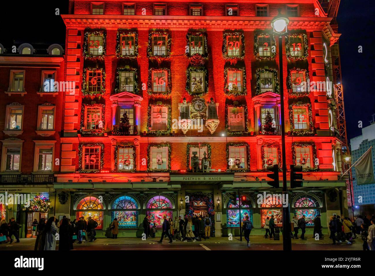 Fortnum Mason Department Store With Christmas Decorations Giving It 