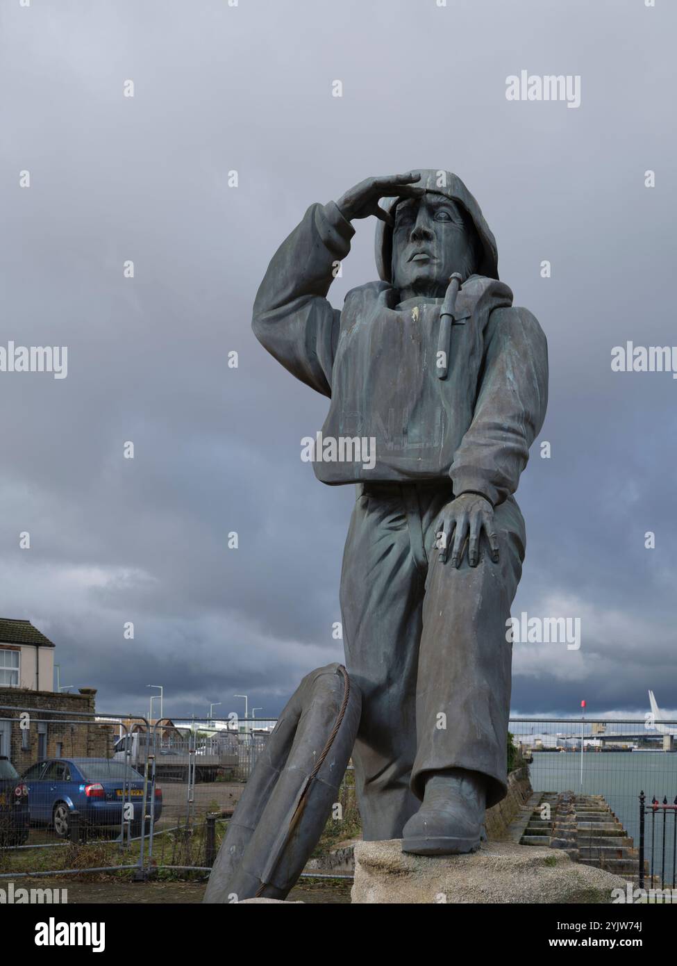 Statue of lifeboatman dedicated to all Lowestoft lifeboatmen Stock Photo