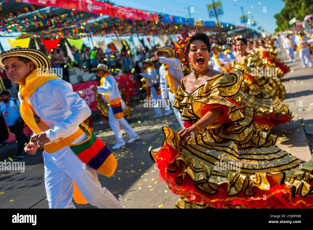 Colombia traditional outfits hi-res stock photography and images - Alamy