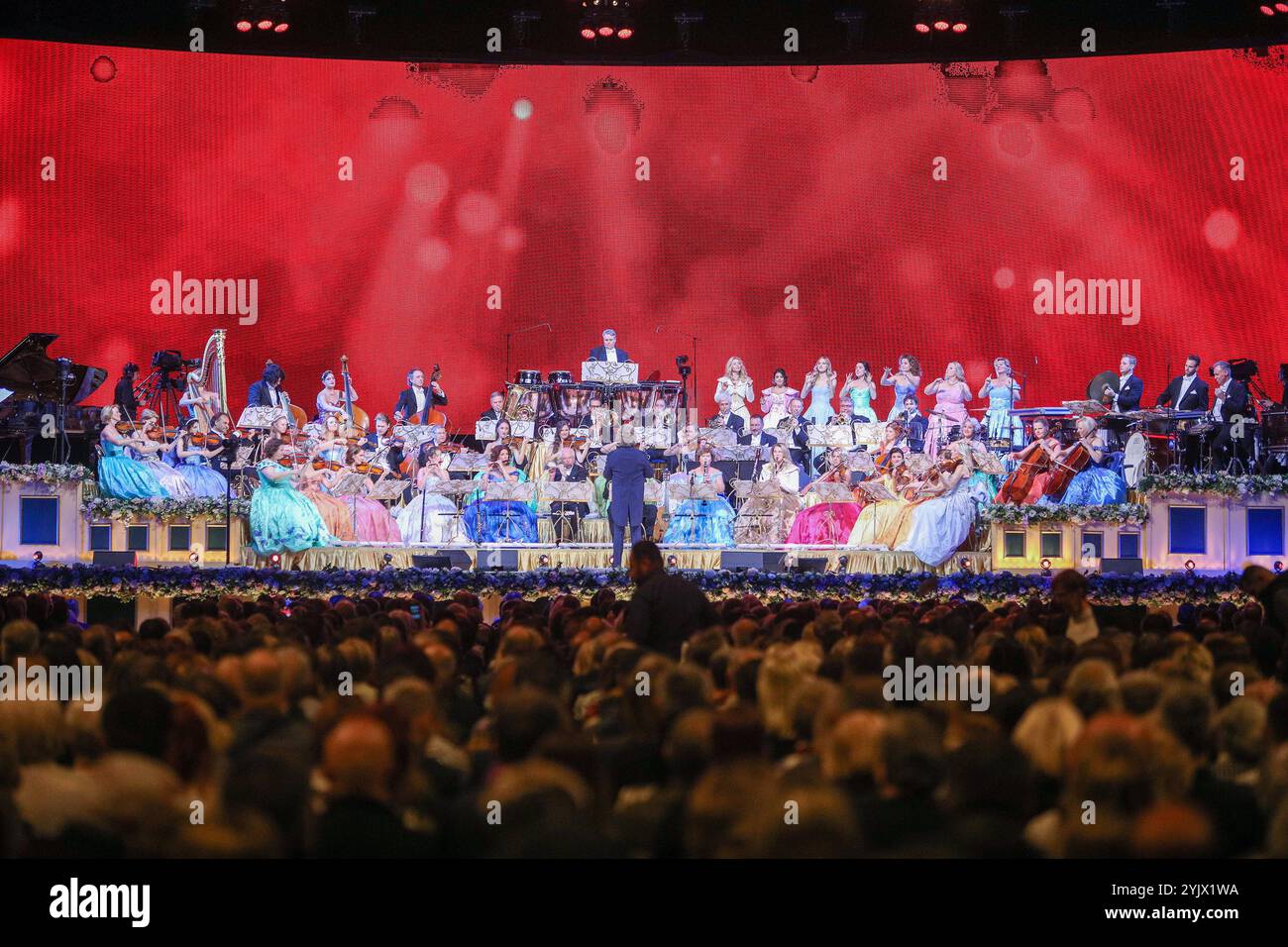 Cropai, Zagreb, 151124. Arena Zagreb. Andre Rieu and Johann Strauss Orchestra concert. Photo: Josip Bandic / CROPIX Copyright: xxJosipxBandicx andre rieu11-151124 Stock Photo