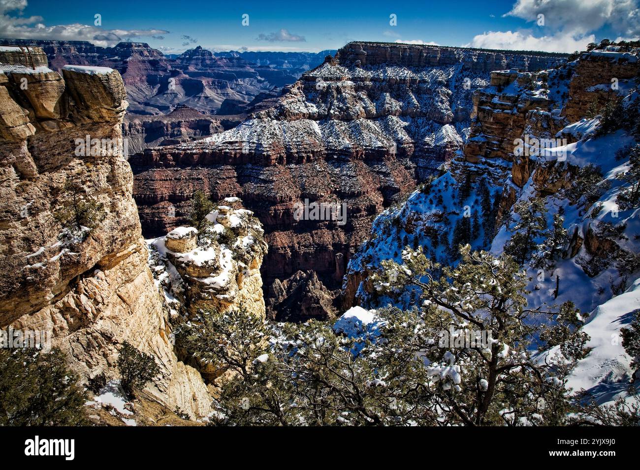 Winter landscape features snow hi-res stock photography and images - Alamy