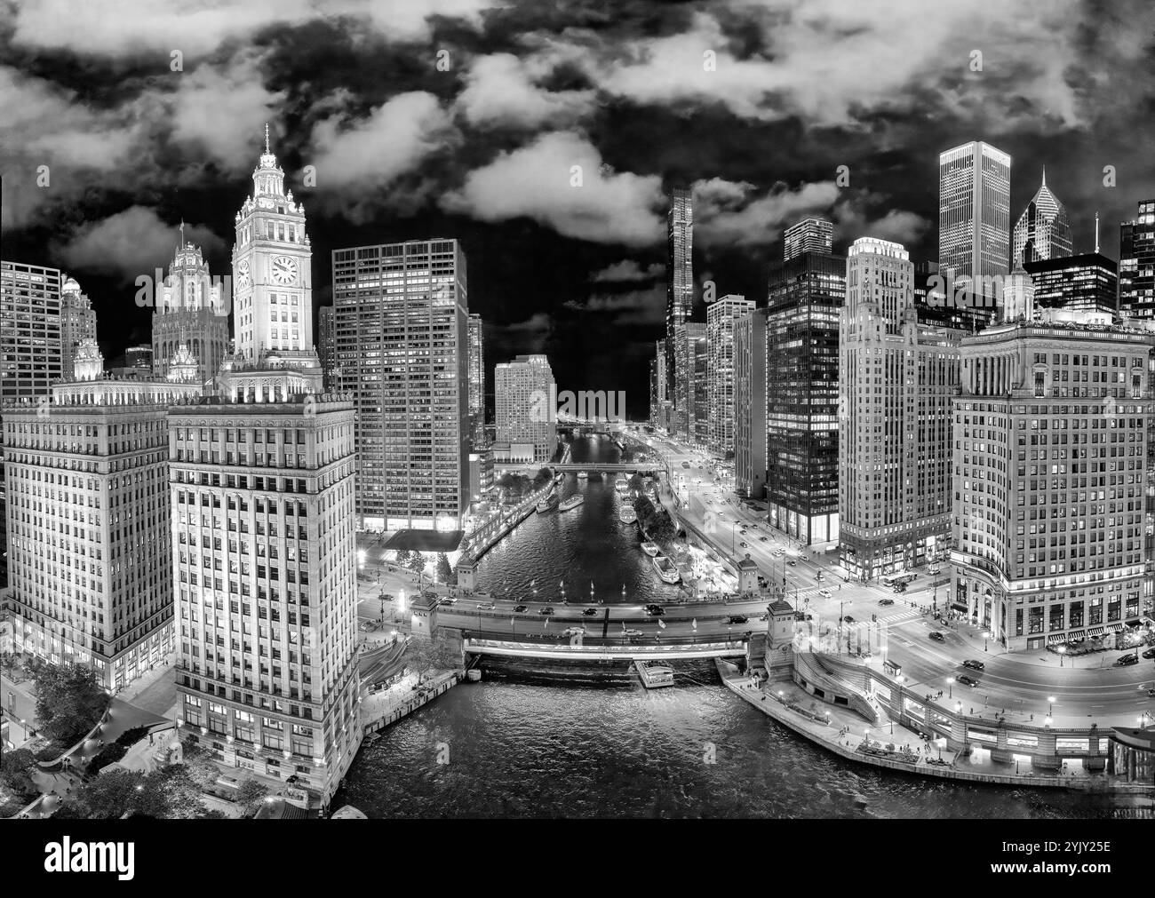 Chicago city skyline panorama black hi-res stock photography and images ...