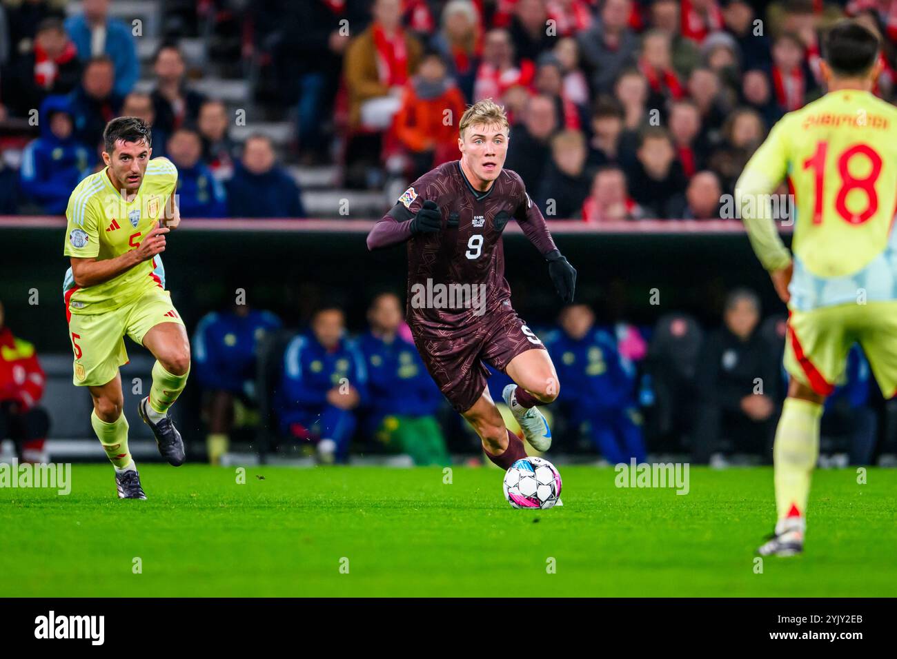 9 (DEN) - Rasmus Højlund / Rasmus Hojlund. Nations League: Danmark mod ...