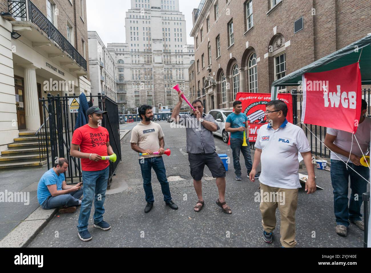 London, UK. 22nd June 2017. University of London Security Officers in the the Independent Workers Union of Great Britain (IWGB) striking to regain pay differentials picket outside Senate House from 6 am, ending the day with a noisy protest together with students and supporters from the SOAS Justice for Workers campaign,  supported by a number of UCU members. The Secuirty Officers jobs were outsourced in the early 2000s and they are currently employed by Cordant. When they gained the London Living Wage in 2011 they were promised that pay differentials would be maintained, but since then they ha Stock Photo