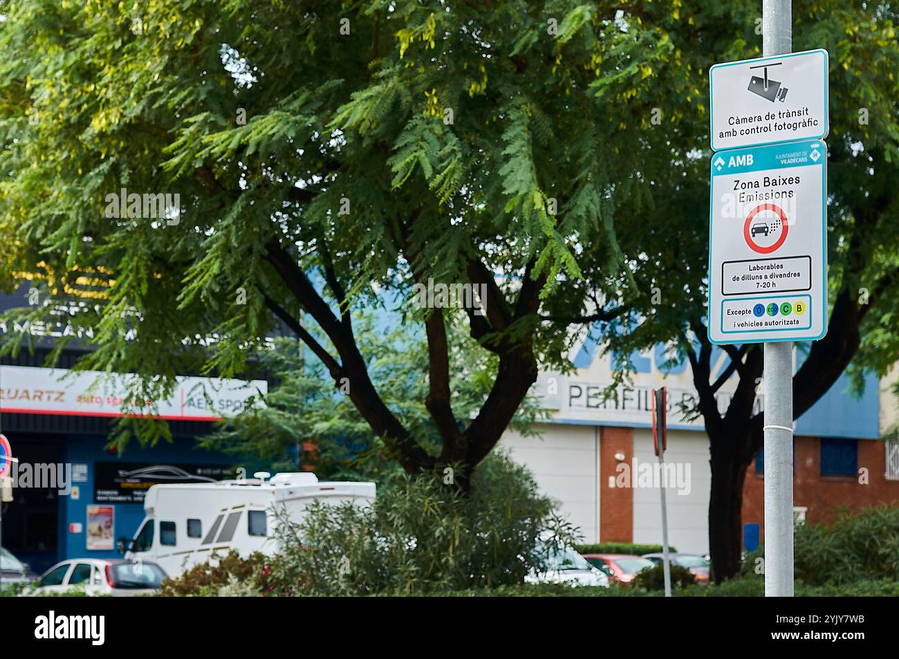 Emissions_control hi-res stock photography and images - Alamy