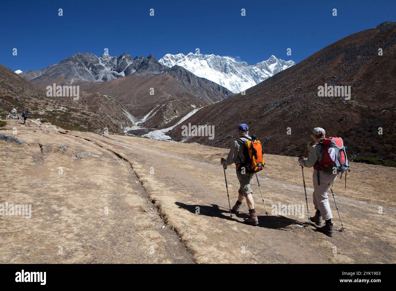 October 2009 WWF Everest en route Pangboche to Dengboche Stock Photo ...