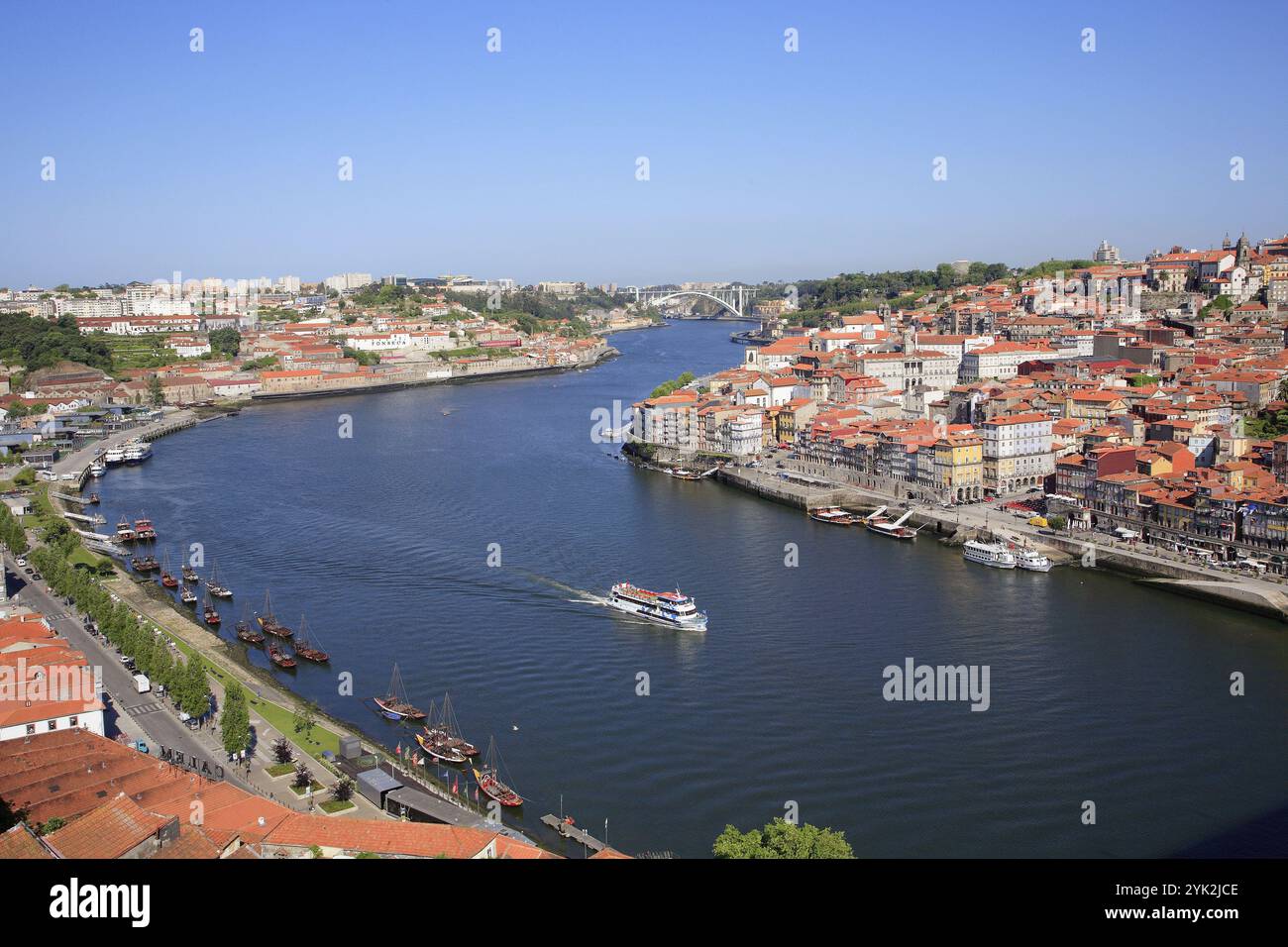 Portugal outdoor dining douro hi-res stock photography and images - Alamy