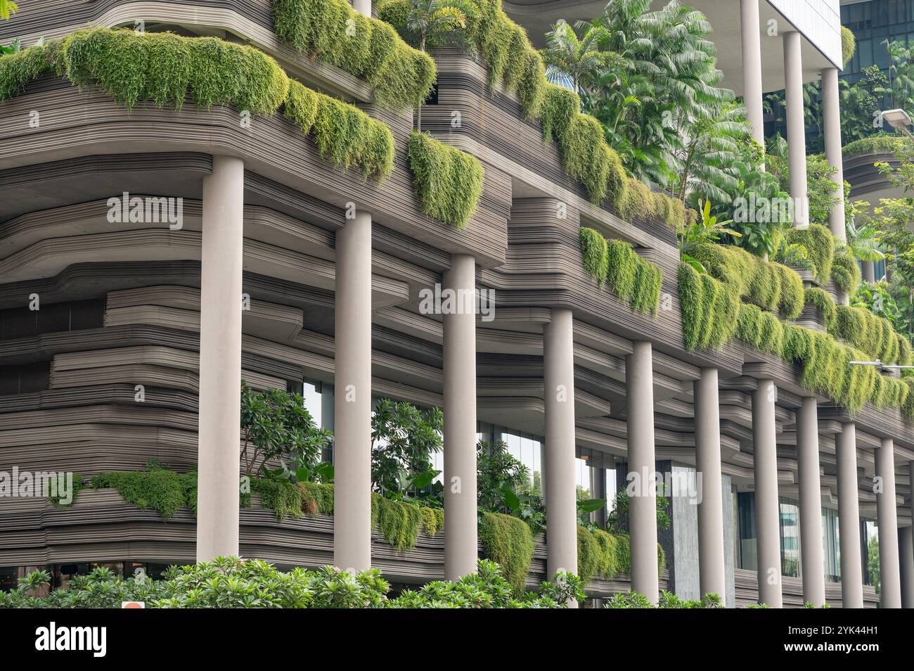 20.10.2024, Singapore, Republic of Singapore, Asia - View of the Parkroyal Collection Pickering Hotel in Chinatown, green sustainable architecture. Stock Photo