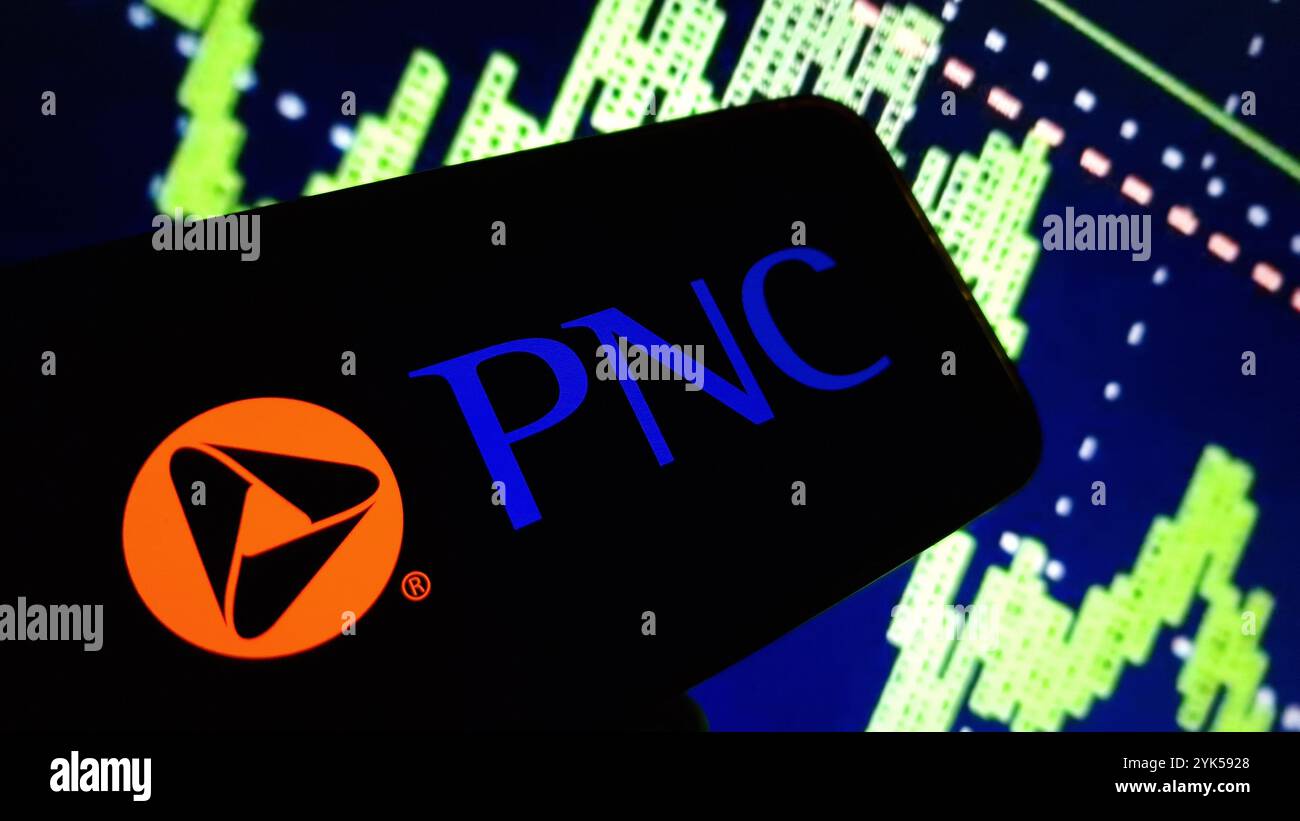 The pnc financial services group hi-res stock photography and images ...
