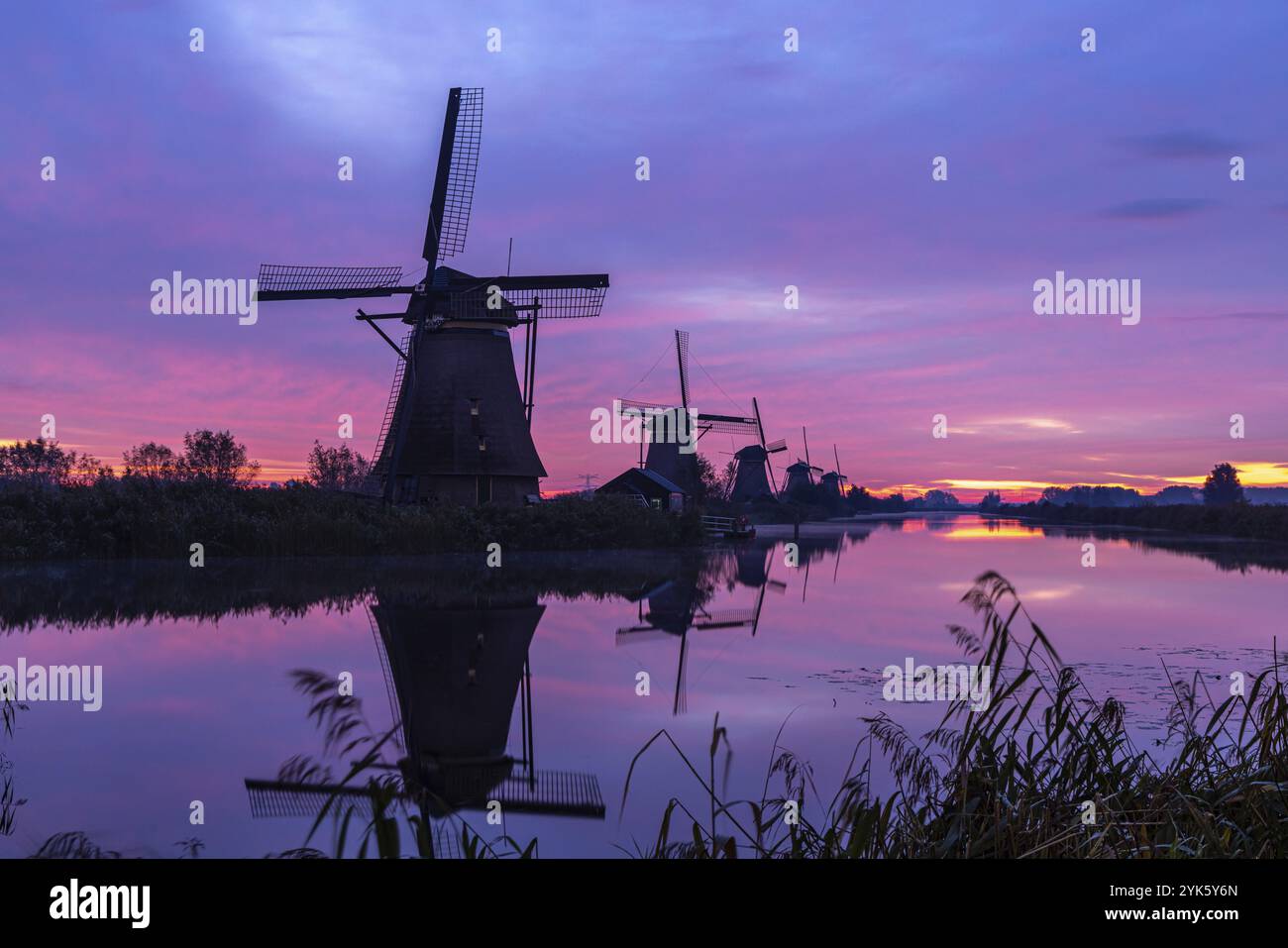 The Netherlands Windmills Waterways Hi res Stock Photography And Images the-netherlands-windmills-waterways-hi-res-stock-photography-and-images