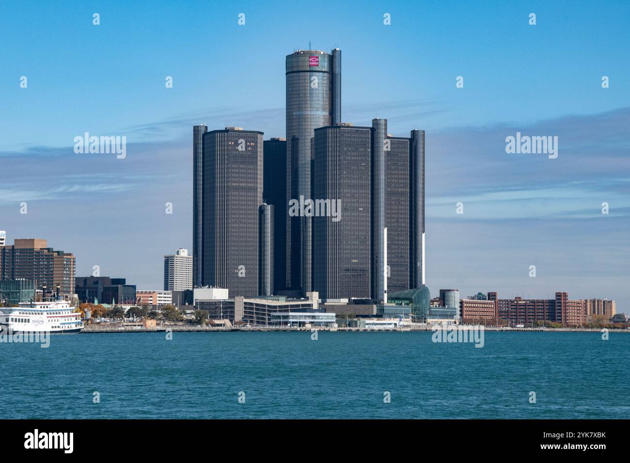 Riverfront renaissance center hi-res stock photography and images - Alamy