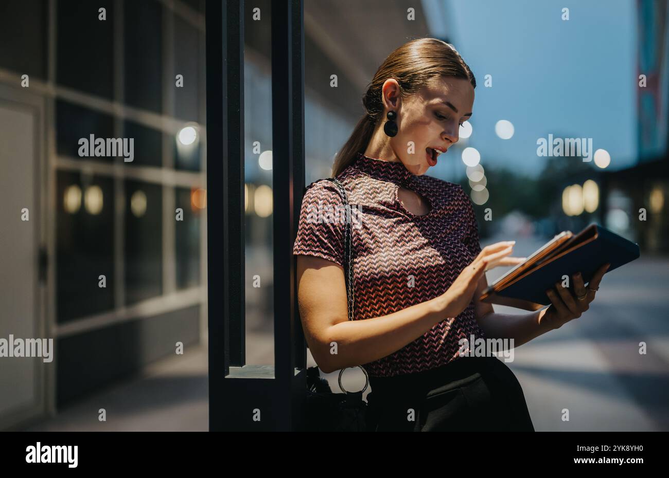 Fashion savvy hi-res stock photography and images - Alamy