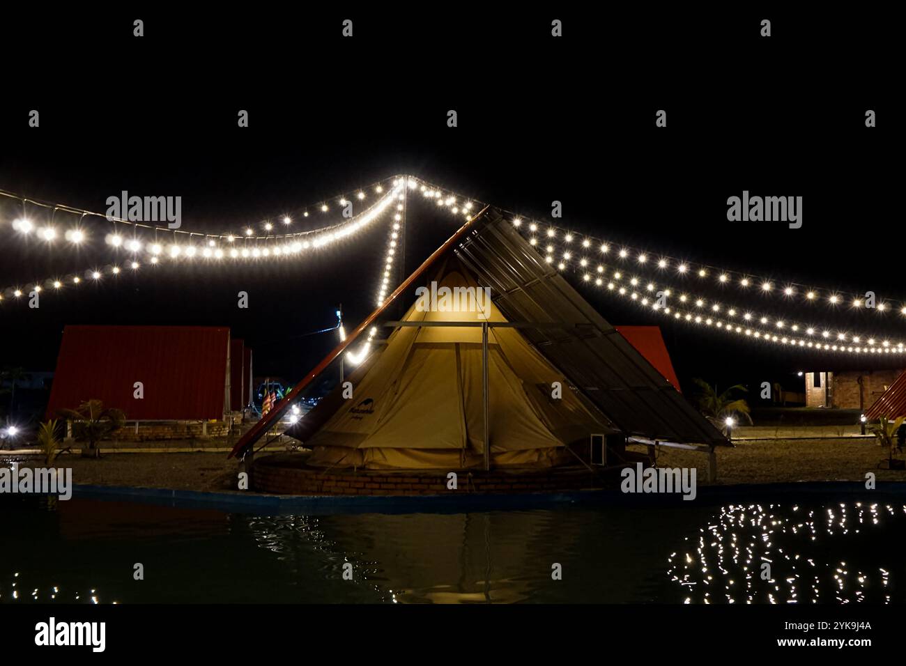 Chalet tent hi-res stock photography and images - Alamy