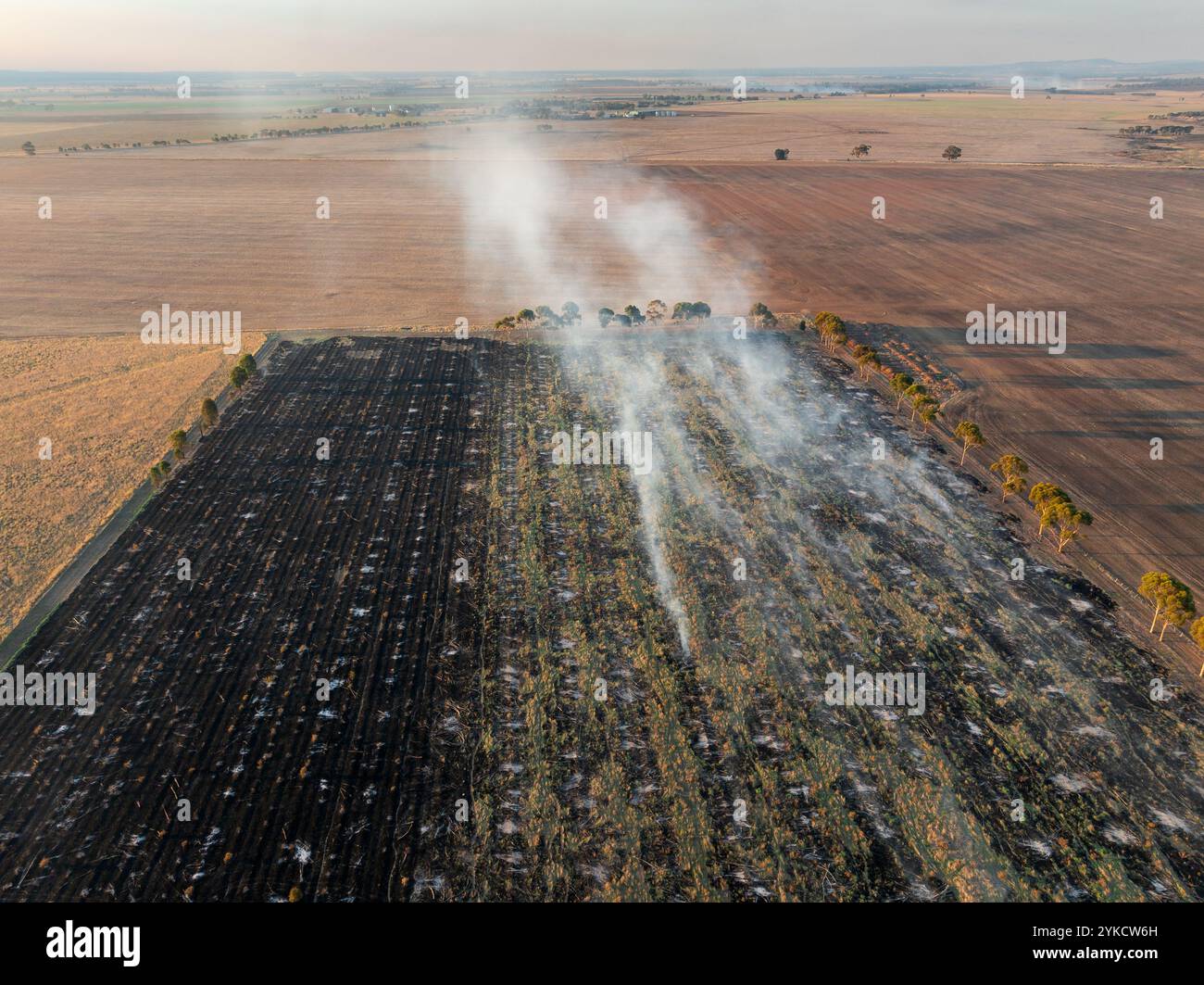 Australia bushfires above smoke hi-res stock photography and images - Alamy