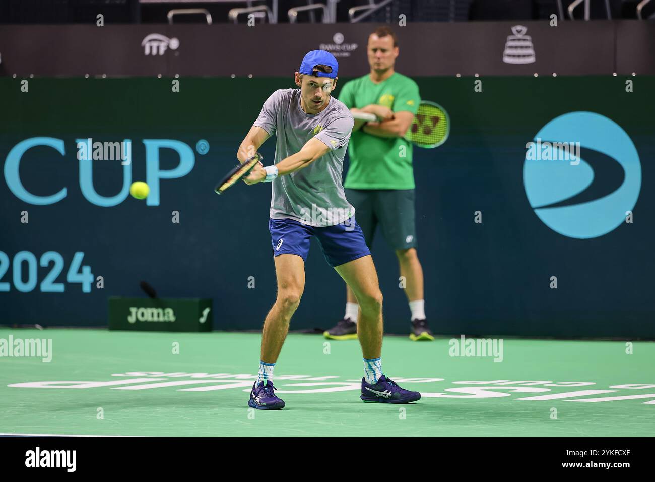 Malaga, Malaga, Spain. 18th Nov, 2024. Alex De Minaur of Australia, returns with backhand during a practice session with Daniel Altmaier of Germany during the 2024 DAVIS CUP FINALS - Final 8 - Mens Tennis (Credit Image: © Mathias Schulz/ZUMA Press Wire) EDITORIAL USAGE ONLY! Not for Commercial USAGE! Stock Photo