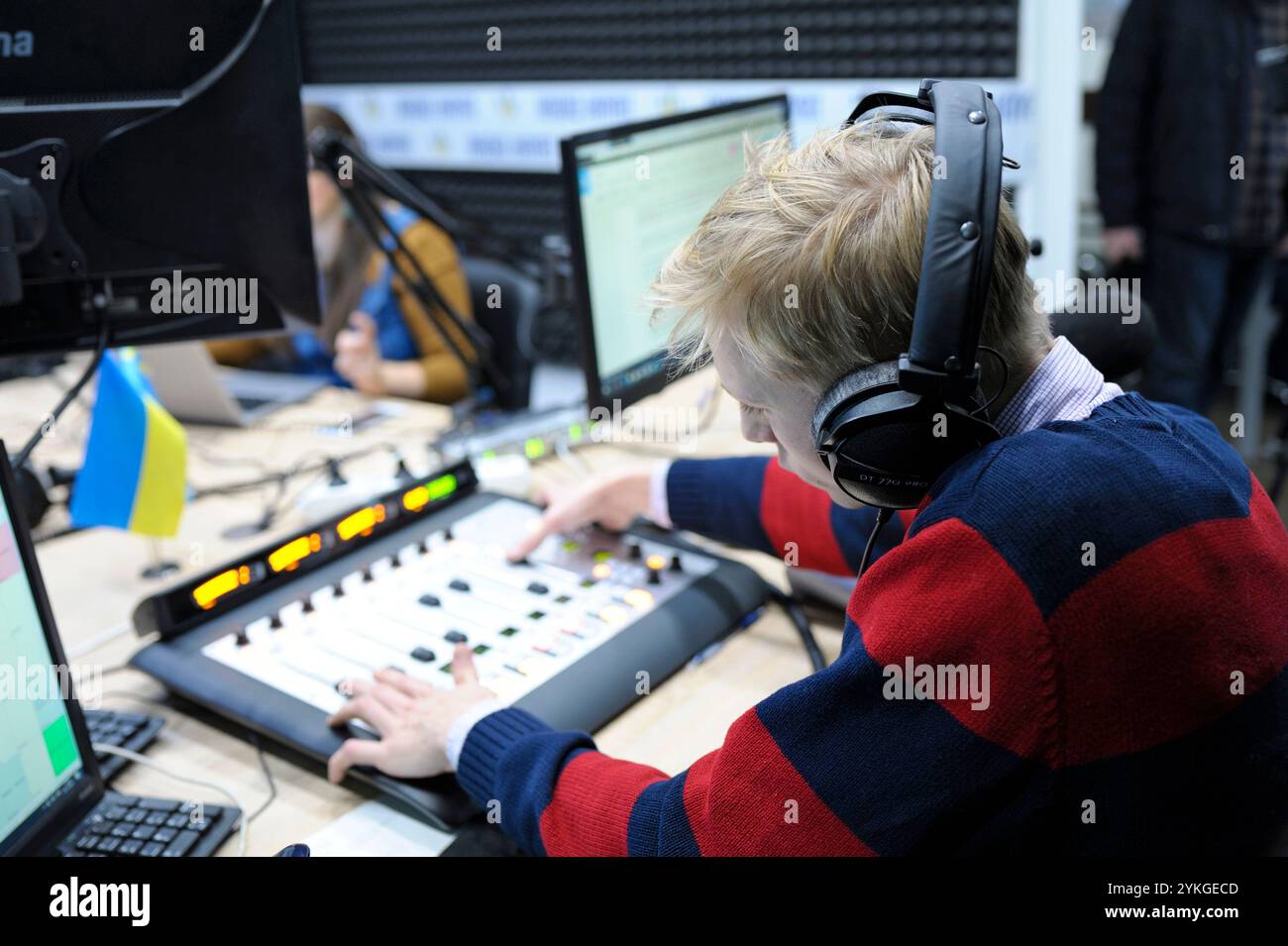 Sound muting hi-res stock photography and images - Alamy